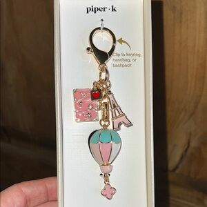🩷🩵🤍 Piper K Hot Air Balloon, Paris Eiffel Tower Bag Charm/Key Chain. ✨